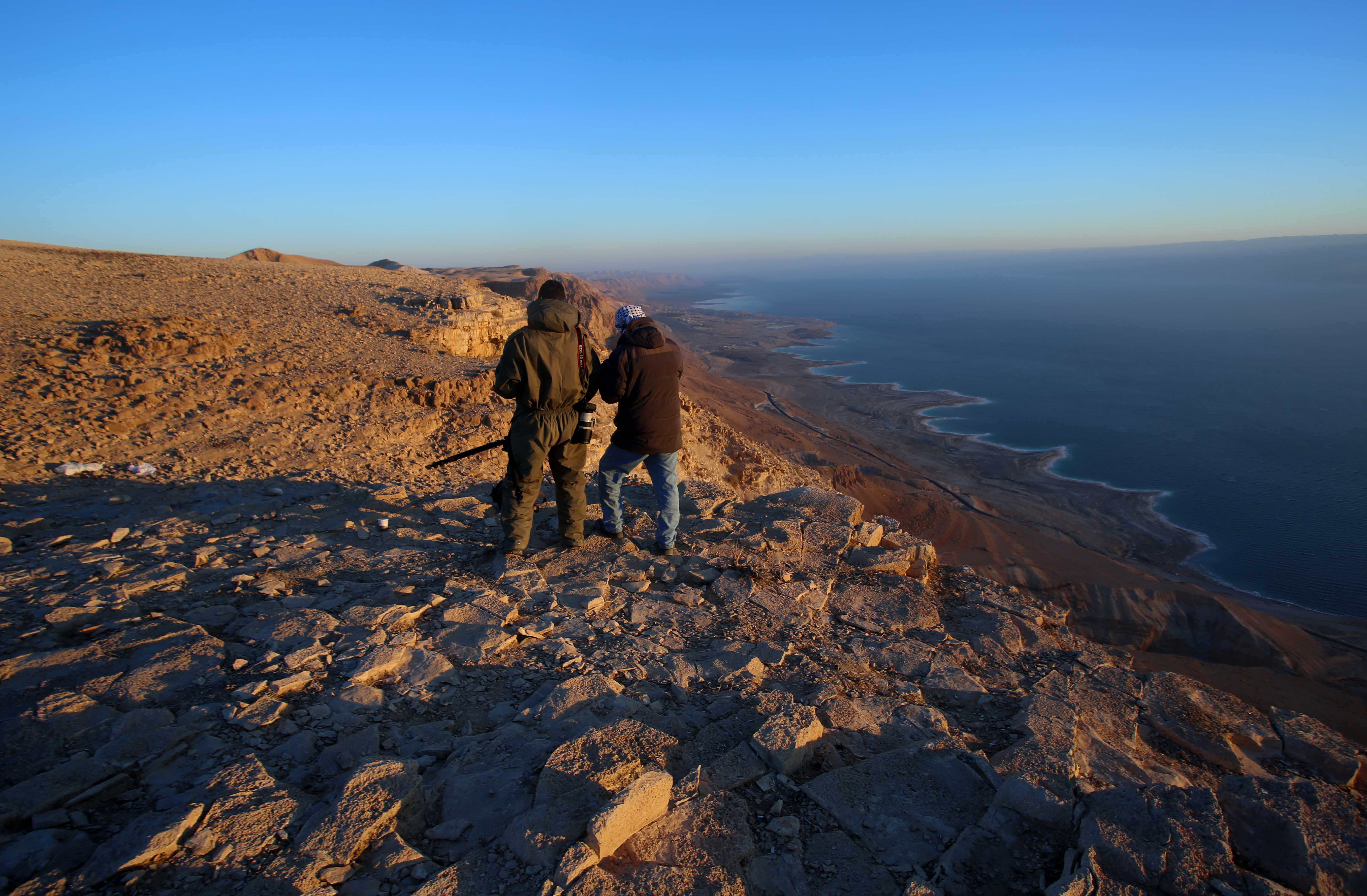 صورة تظهر انحسار البحر الميت (تصوير: ايمن نوباني/ وفا)